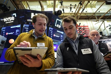 Wall Street : Wall Street termine en baisse, incertitude sur le Moyen-Orient