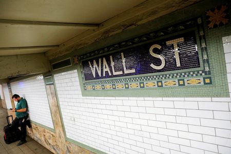 Marché : Wall Street vue en légère baisse, l'Europe pâtit de l'impasse au Moyen-Orient
