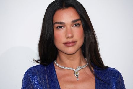 Marché : Dua Lipa réclame  mlns à Samsung pour avoir utilisé son image afin de promouvoir la vent