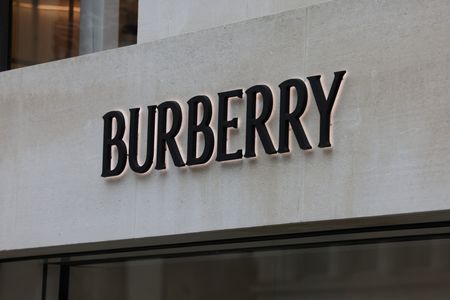 Marché : Burberry: CA trimestriel en hausse, départ à la retraite du président
