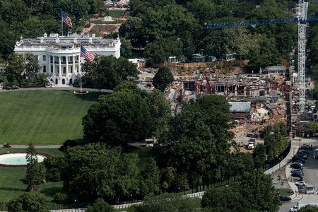 Marché : États-Unis: L'ouverture de la salle de bal est prévue vers septembre 2028, dit Trump