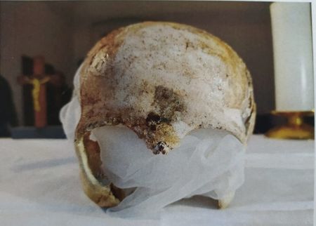 Marché : Le crâne volé de la sainte tchèque Zdislava de Lemberk retrouvé dans du béton