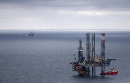 Marché : La Russie adopte une loi pour protéger des drones les plateformes pétrolières en mer Caspie