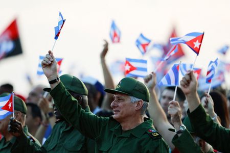 Marché : Cuba: Manifestation devant l'ambassade américaine pour protester contre l'inculpation de Ra