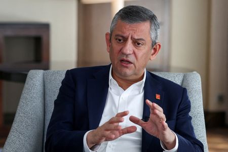 Marché : Turquie: Le CHP promet de lutter contre l'éviction de son chef par la justice