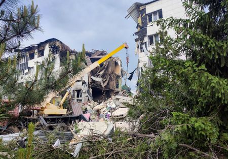 Marché : Le bilan de l'attaque contre un dortoir à Louhansk porté à 10 morts, dit un responsable pro