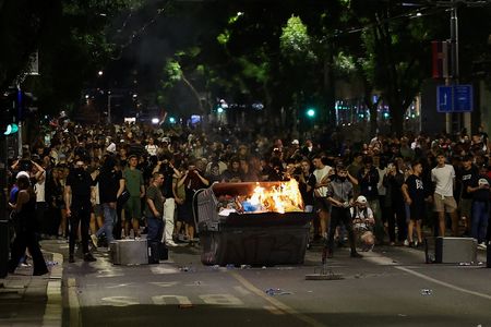 Marché : Affrontements entre la police et des manifestants, qui réclament le départ du président
