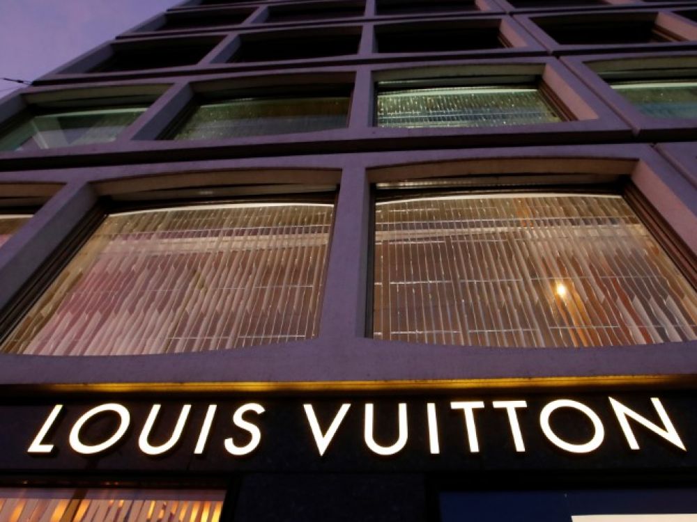 Le groupe LVMH enregistre une année record avec 14 milliards de bénéfices  en 2022 - Vidéo Dailymotion